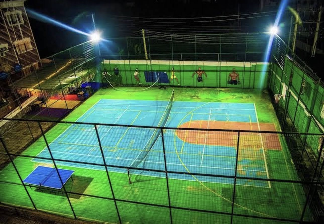 Monaliza Tennis Club seating